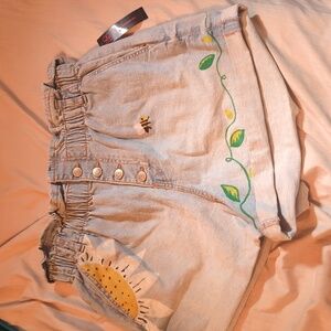 NWT ✨ONE OF A KIND✨ Light wash No Boundaries High rise Jean shorts. Size Large.